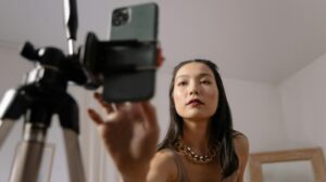 How Digital Media Can Fuel the Manosphere and Toxic Masculinity in Young Minds