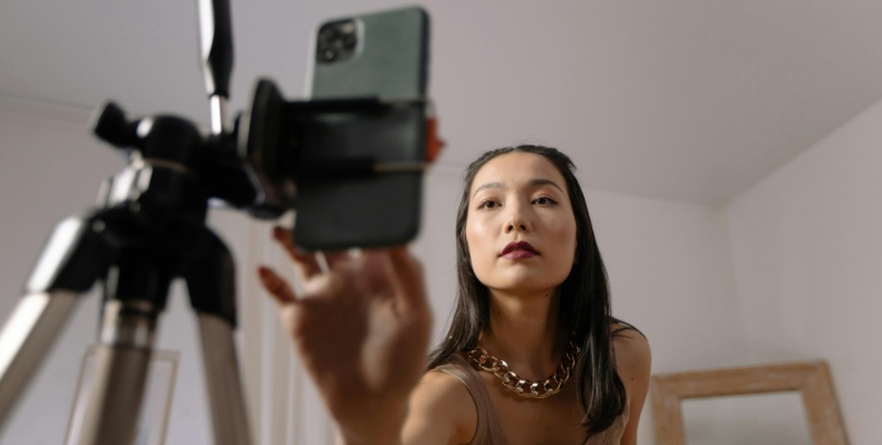 How Digital Media Can Fuel the Manosphere and Toxic Masculinity in Young Minds