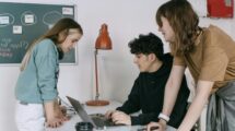 Dive into the World of iOS Development Crafting Experiences for Apple's Ecosystem
